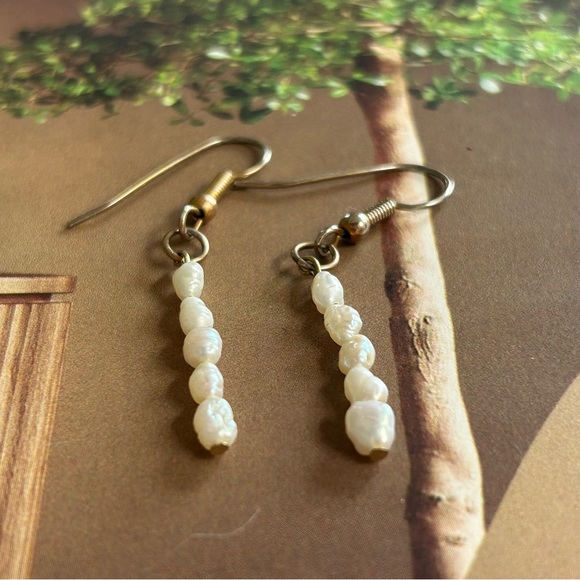 Vintage Freshwater Pearl Dangly Earrings - Picture 2 of 3